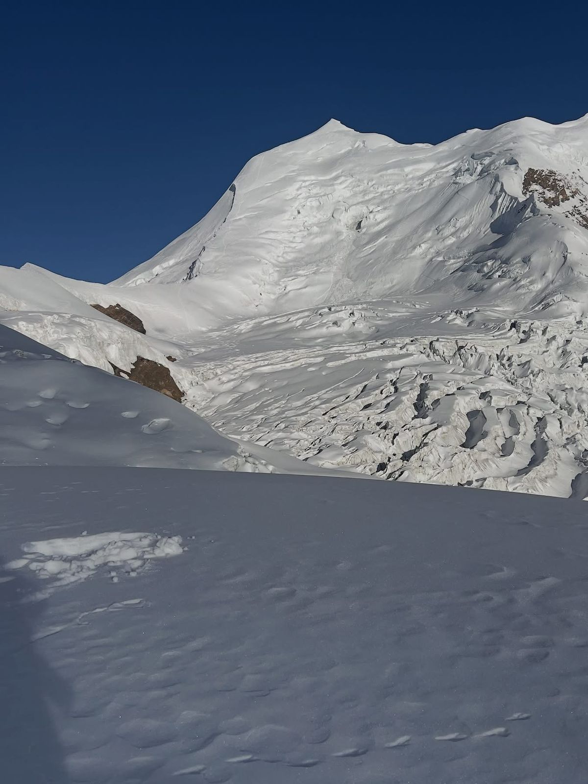Australian climber’s death on Himlung Himal sparks controversy